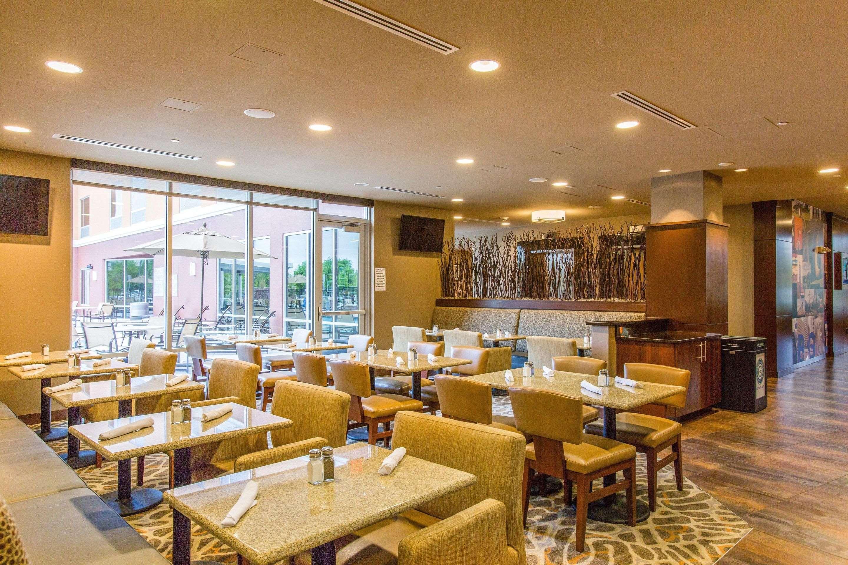 Cambria Hotel Plano - Frisco Екстер'єр фото