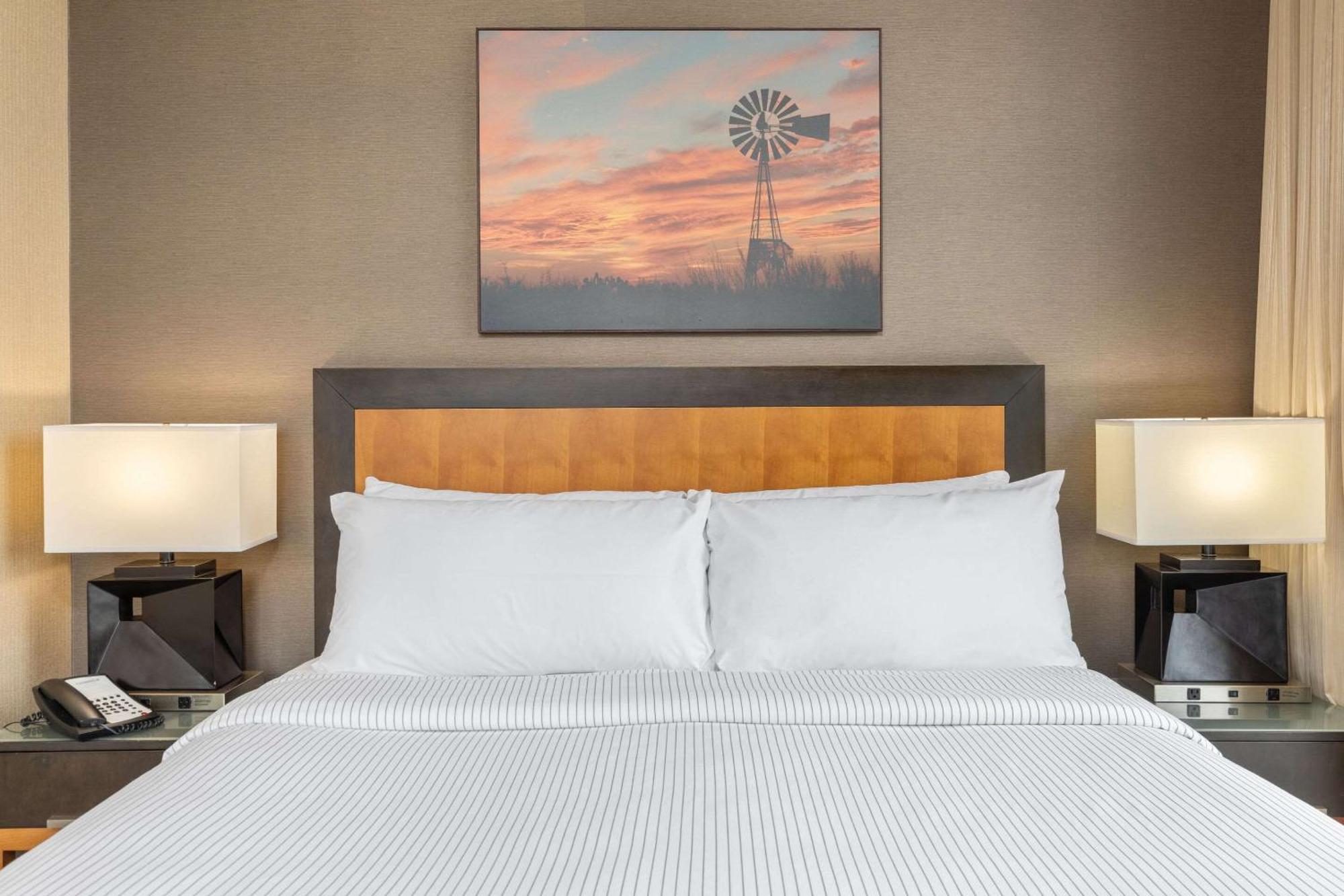 Cambria Hotel Plano - Frisco Екстер'єр фото