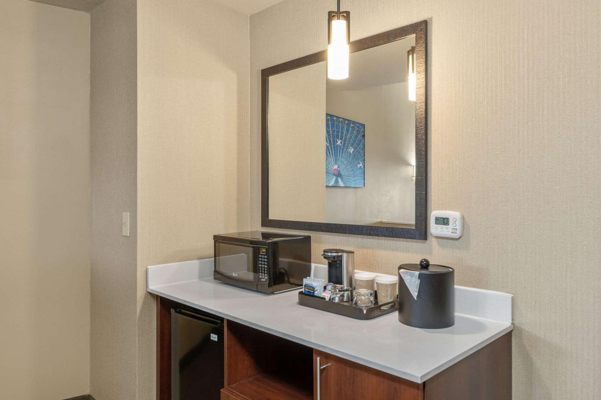 Cambria Hotel Plano - Frisco Екстер'єр фото